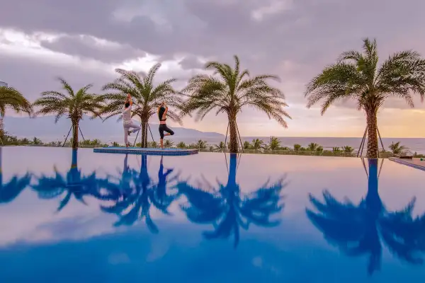 익스피디아 지금 여행가기 딱 좋은 베트남 호이안, 다낭 5성급 바닷가 해변과 수영장이 있는 가격 저렴한 호텔 10곳 추천! 7 DLG 호텔 다낭 야외 수영장