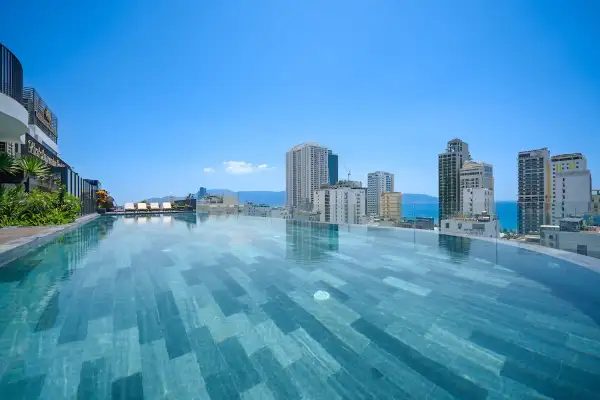 익스피디아 지금 여행가기 딱 좋은 베트남 호이안, 다낭 5성급 바닷가 해변과 수영장이 있는 가격 저렴한 호텔 10곳 추천! 1 골든 로터스 그랜드 호텔 수영장