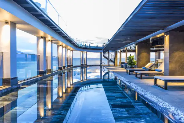 익스피디아 지금 여행가기 딱 좋은 베트남 호이안, 다낭 5성급 바닷가 해변과 수영장이 있는 가격 저렴한 호텔 10곳 추천! 2 스텔라 마리스 비치 다낭 호텔 야외 수영장